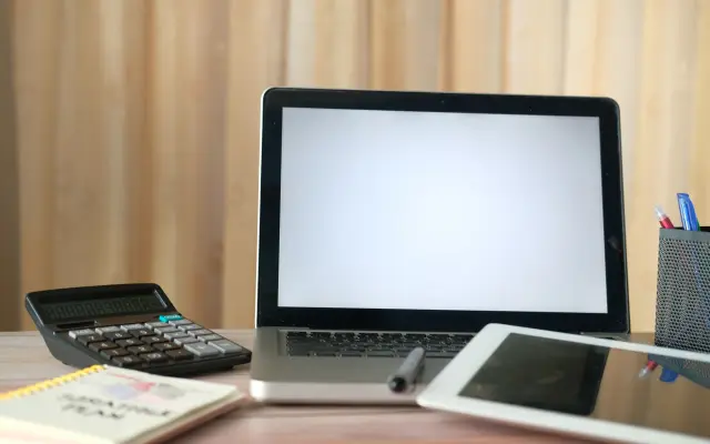 Cálculo de la cuota de un préstamo con calculadora y ordenador